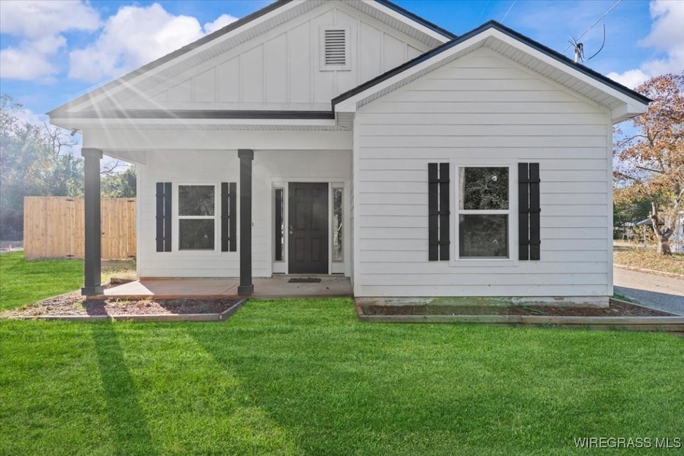 321 Simmons Ave, Ozark, AL 36360 - photo 1