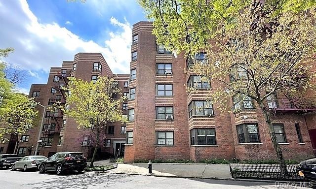 306 E Mosholu Pkwy S unit 2G, Bronx, NY 10458 - photo 1