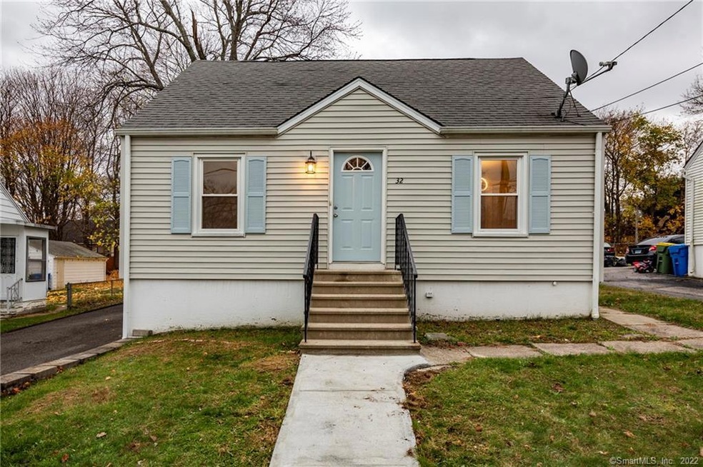 32 Macarthur Dr, Waterbury, CT 06704 - photo 1