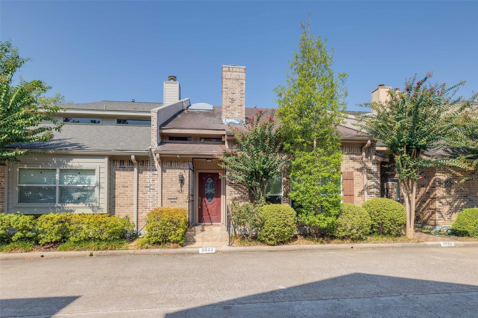 9623 Bayou Brook St, Houston, TX 77063 - photo 1