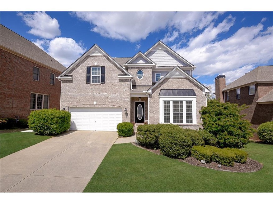 Gorgeous 5 bedroom, 3 bathroom estate home is loca