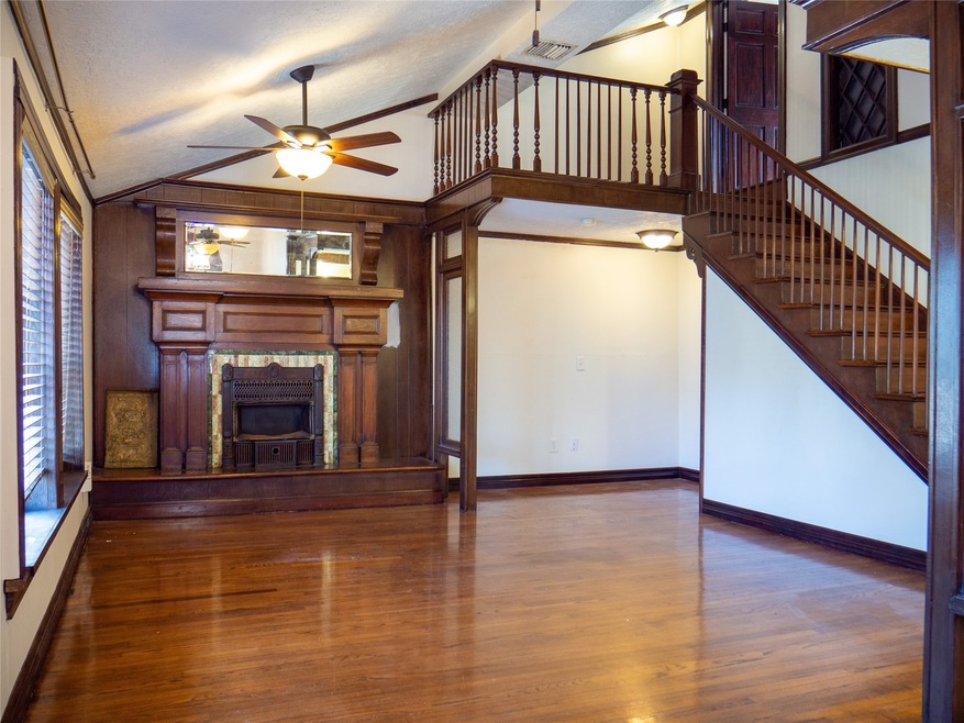 3718 Yupon St unit A, Houston, TX 77006 - photo 1