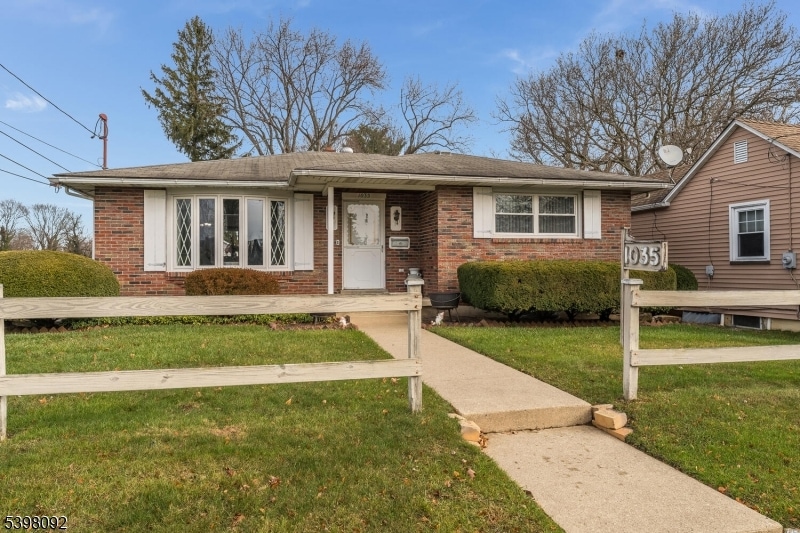 1035 Grand St, Phillipsburg, NJ 08865 - photo 1