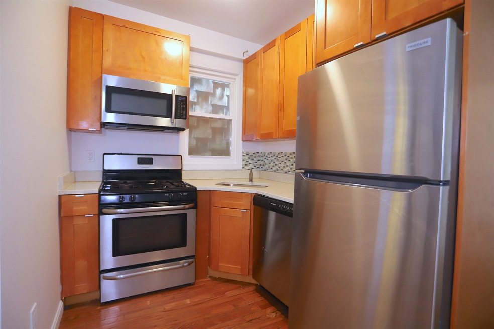 195 Webster Ave unit 1, Jersey City, NJ 07307 - photo 1