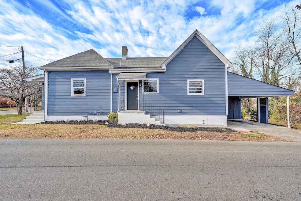 3203 Roundhill Ave NW unit A and B, Roanoke, VA 24012 - photo 1