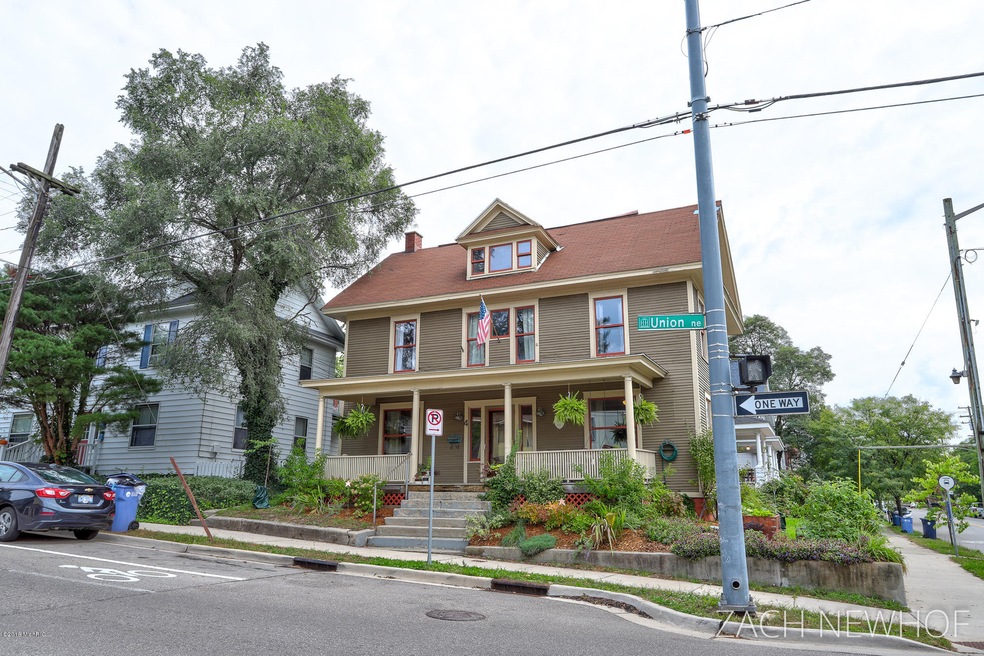 4 Union Ave NE-2