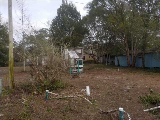 704 NW 6th St, Carrabelle, FL 32322 - photo 1