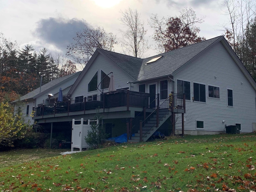 24 Metacomet Dr, Sandown, NH 03873 - photo 1