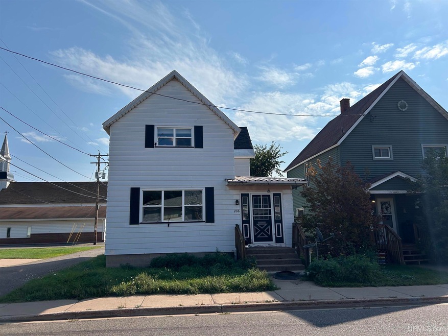 206 N 3rd St, Ishpeming, MI 49849 - photo 1