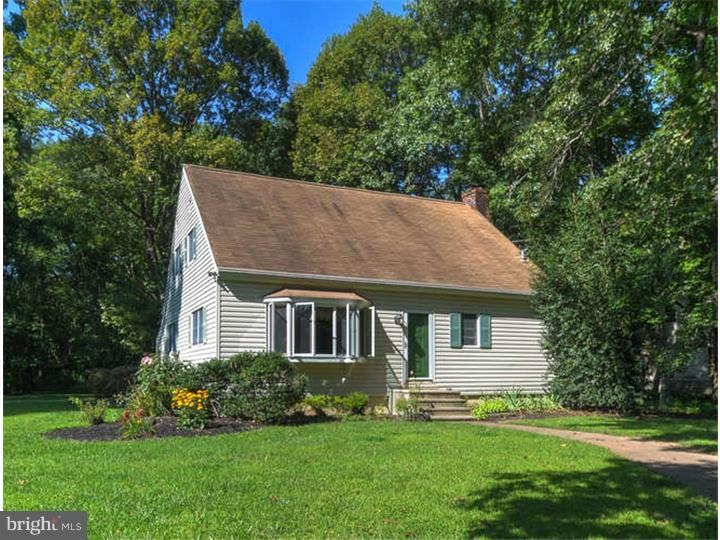 235 Mill Ln W, Columbus, NJ 08022 - photo 1