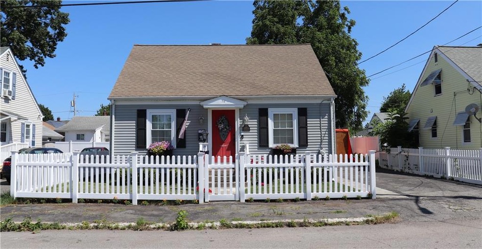 74 Stearns St, Pawtucket, RI 02861 - photo 1