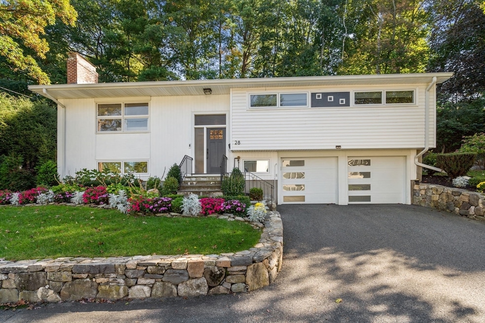 Pending $1,429,000 • Co-Listing Agent