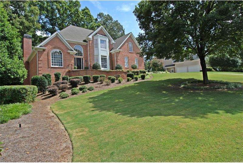 WELCOME HOME!  SEVEN OAKS BRICK BEAUTY~3 SIDED BRI