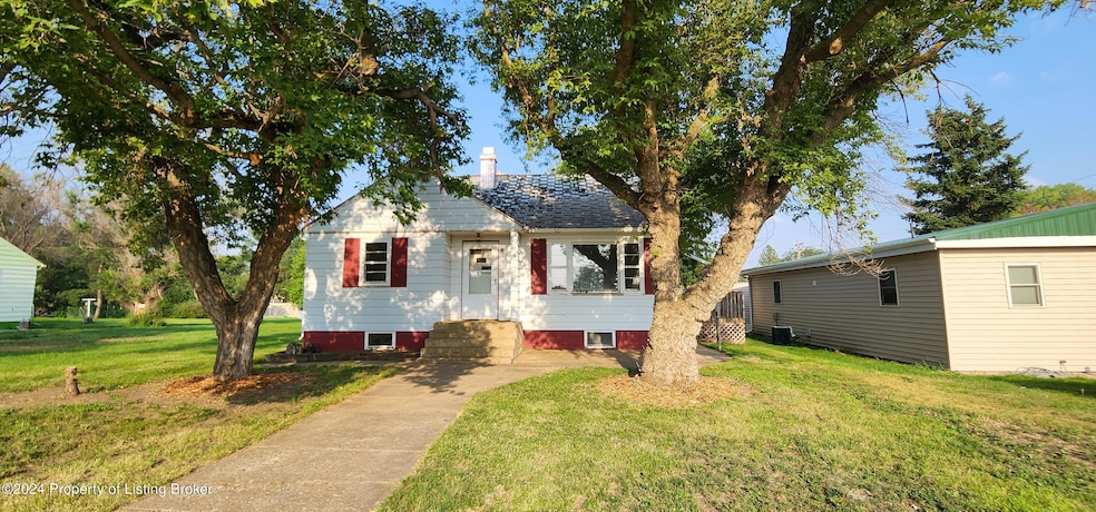 817 3rd Avenue E., New England, ND