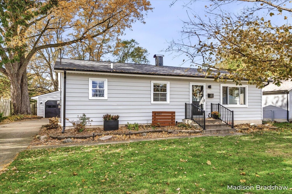 2201 Clarion Ave SW, Wyoming, MI 49519 - photo 1