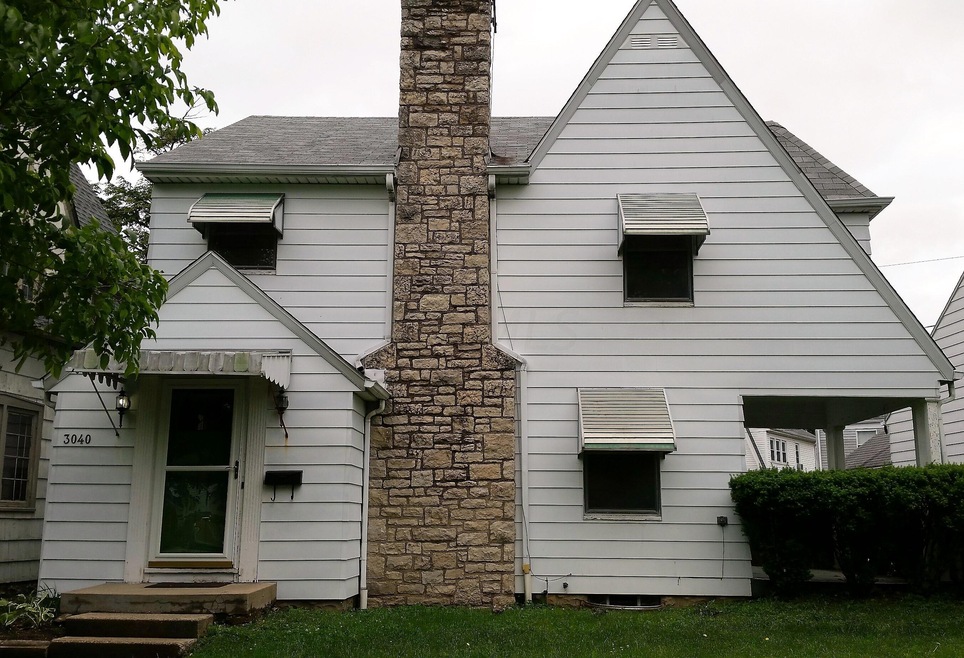 3040 Crescent Dr, Columbus, OH 43204 - photo 1