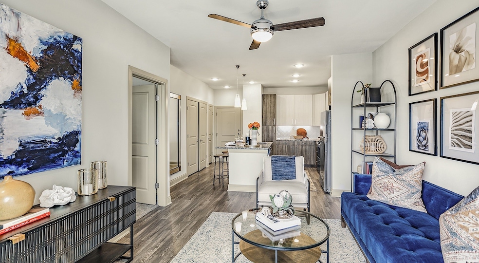 7100 Uvalde Rd unit 2307, Houston, TX 77049 - photo 1