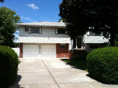 unlisted-address, ComMacK, NY 11725 - photo 1