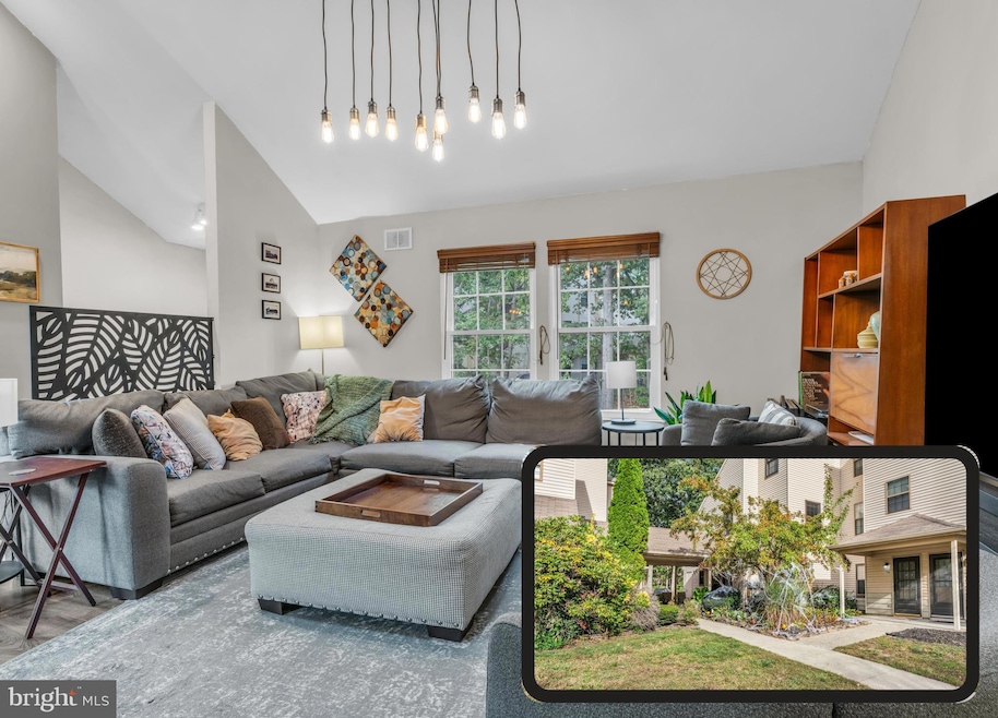 Pending $299,900 • Co-Listing Agent