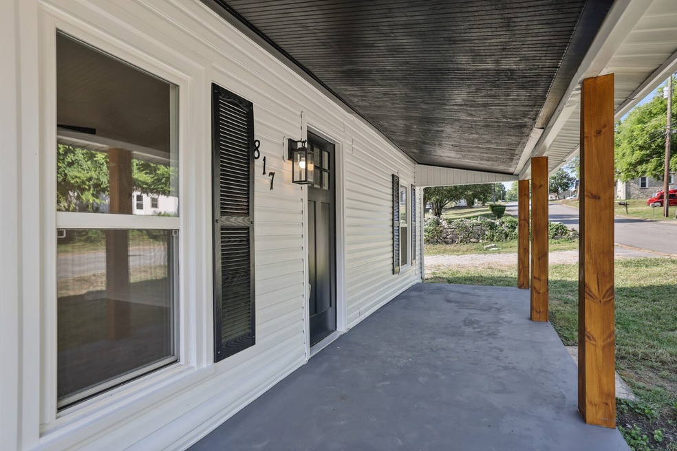 817 E End St, Columbia, TN 38401 - photo 1