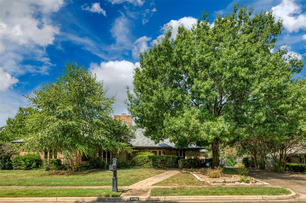 Great curb appeal. Lots of tress for privacy,