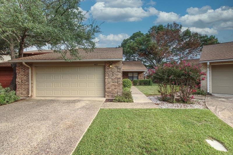 467 Summit Cir, Fredericksburg, TX 78624 - photo 1