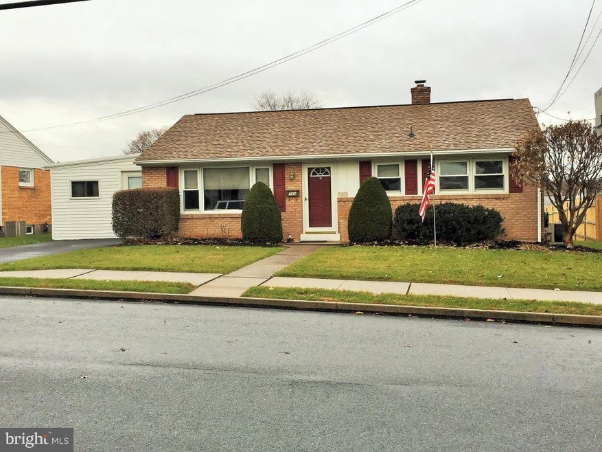 735 E Elm St, Palmyra, PA 17078 - photo 1