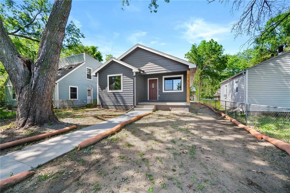 2110 E Walnut St, Des Moines, IA 50317 - photo 1