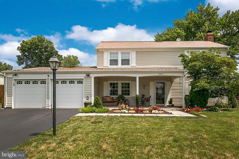 13204 Memory Ln, Fairfax, VA 22033 - photo 1