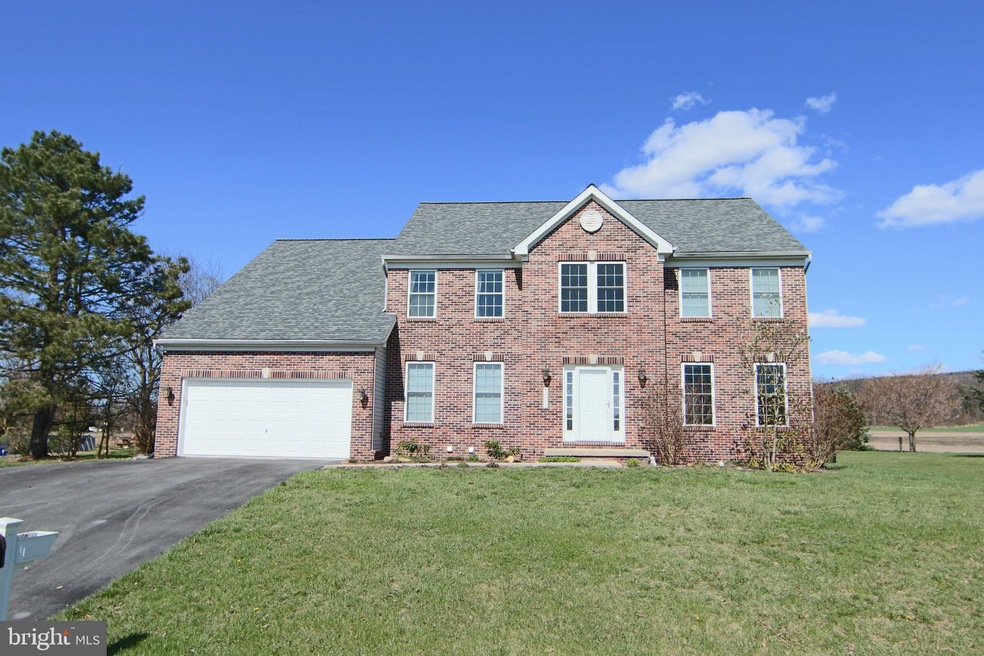 2998 Constellation Dr, Chambersburg, PA 17202 - photo 1