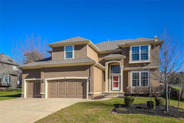 SUPER SHARP w/all freshened landscaping!