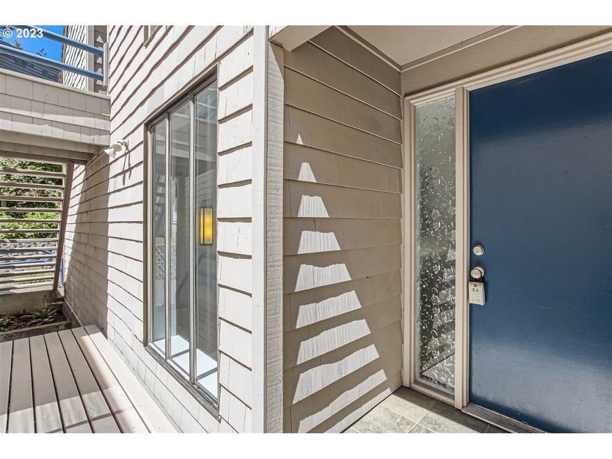 205 Cervantes unit 3, Lake Oswego, OR 97035 - photo 1