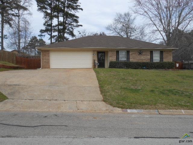 1611 1611 Leach, Kilgore, TX 75662 - photo 1