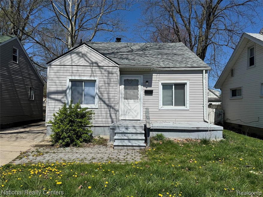 8709 Toepfer Rd, Warren, MI 48089 - photo 1