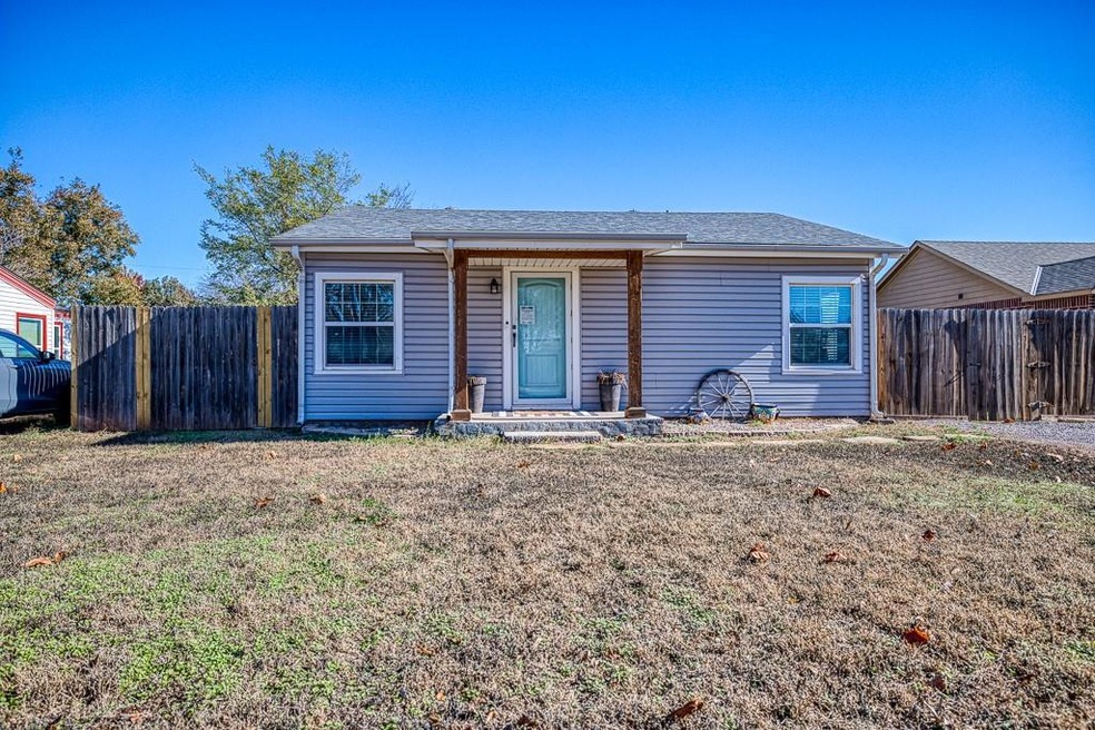 1013 S 10th St, Kingfisher, OK 73750 - photo 1