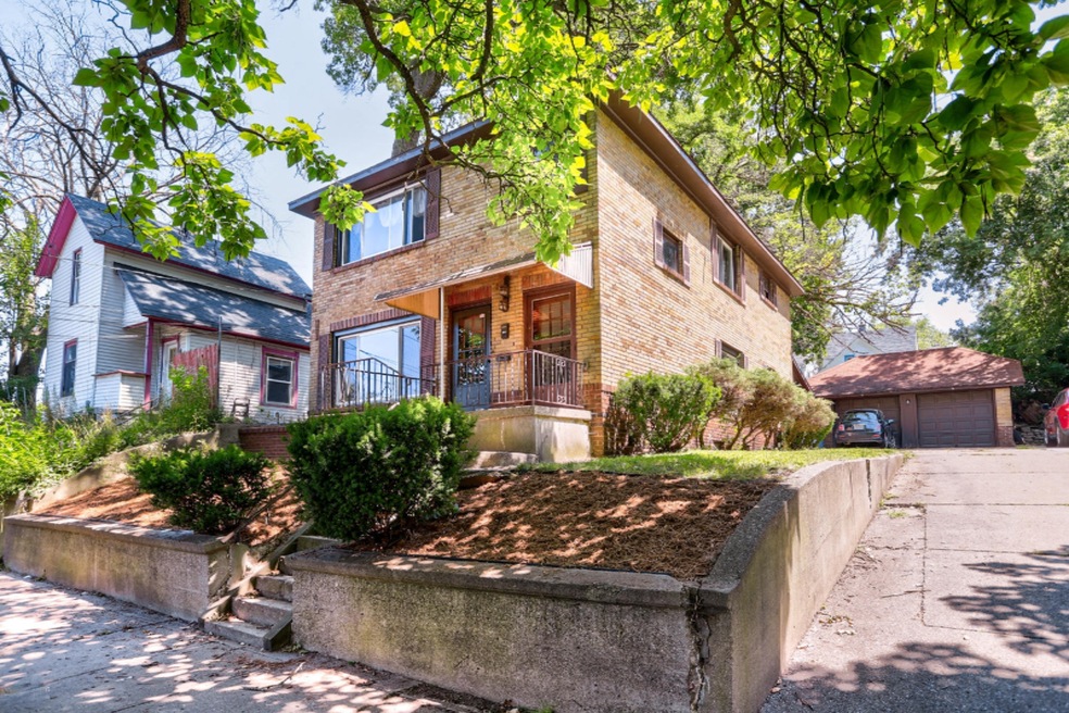 1568 Forrest Ave NE, Grand Rapids-1