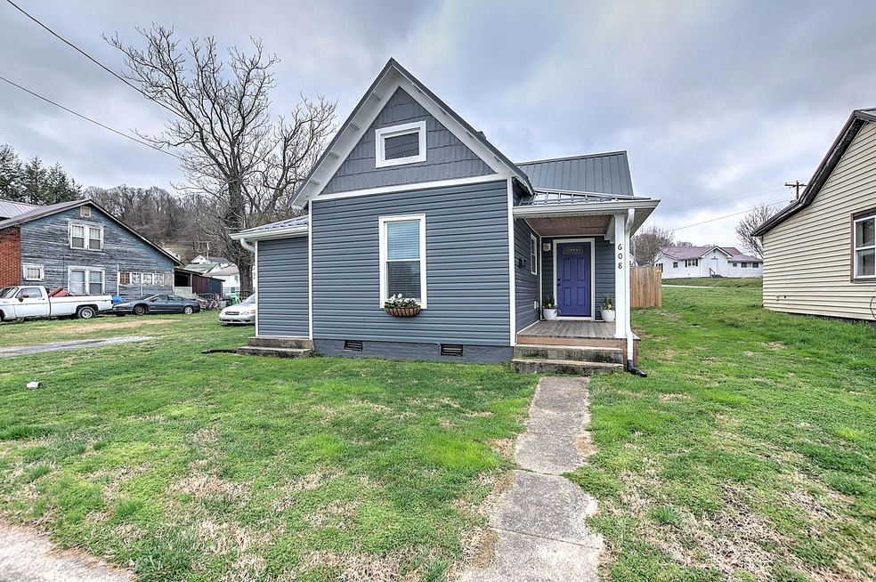 608 E Maple St, Johnson City, TN 37601 - photo 1