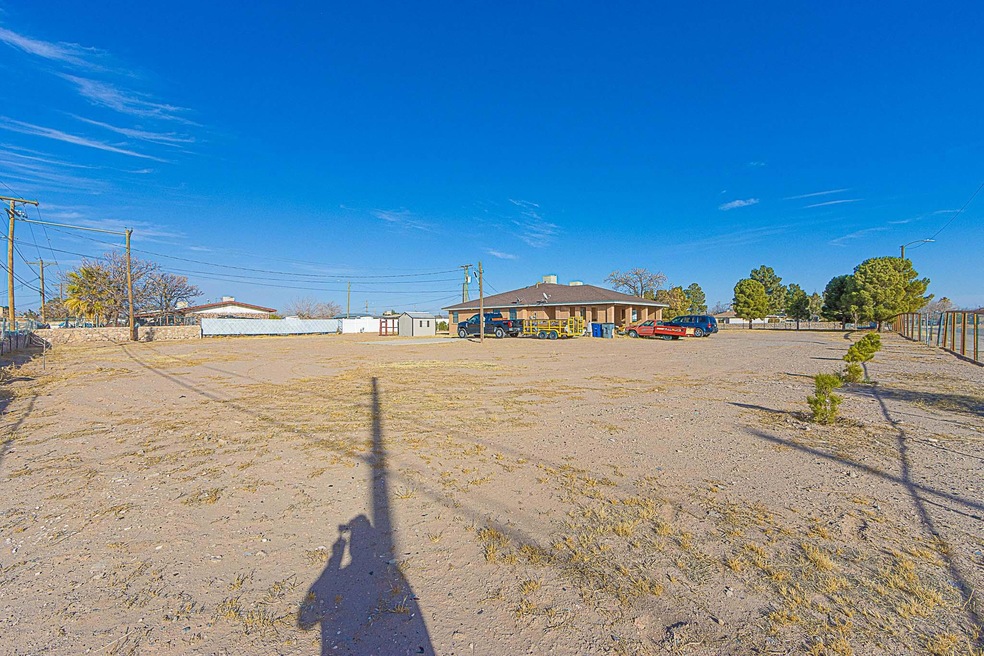 7815 Craddock Ave, El Paso, TX 79915 - photo 1