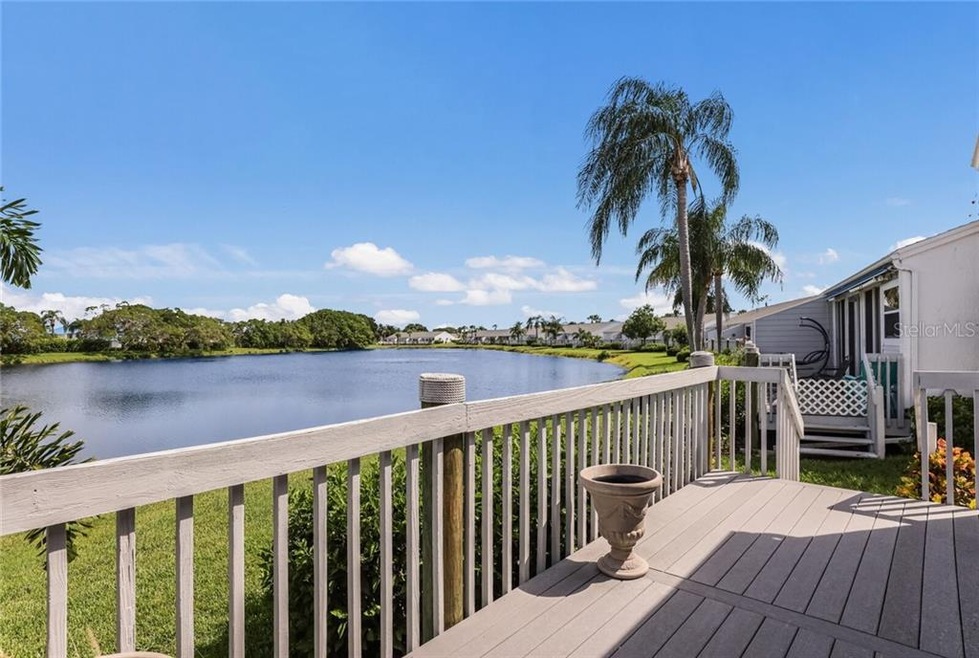 Lake front villa!