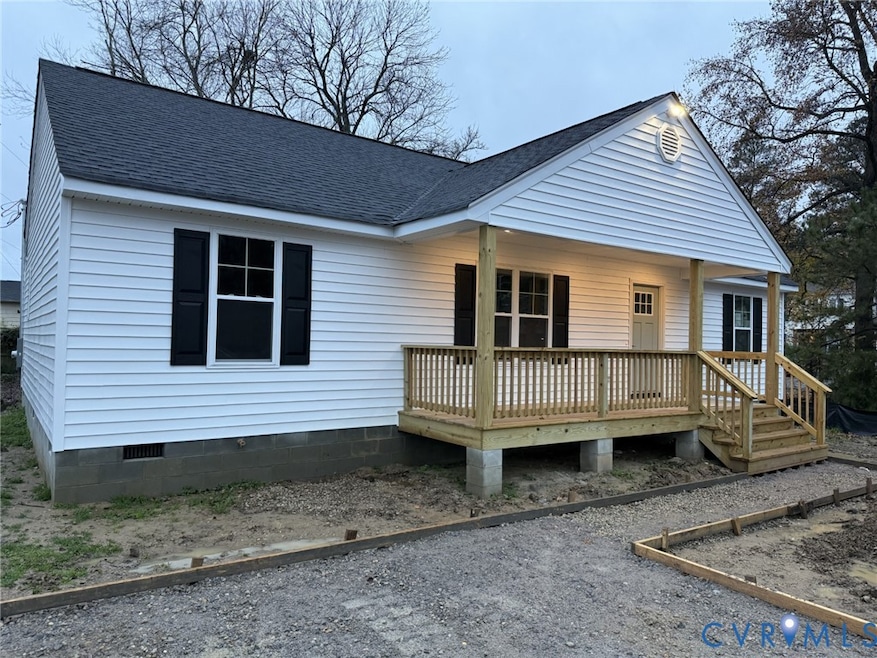 325 Yorktown Dr, Colonial Heights, VA 23834 - photo 1