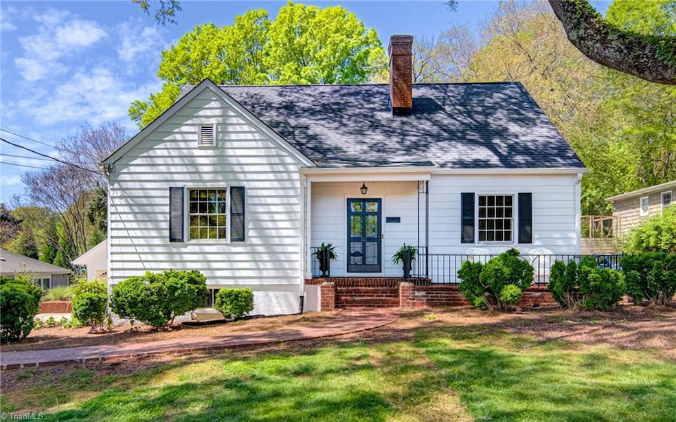 Charming Cape Cod on Sylvan Road