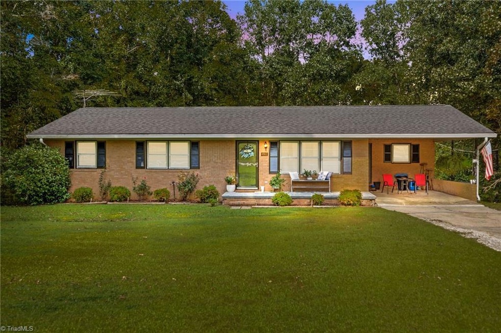 4912 Bluejay Dr, Greensboro, NC 27407 - photo 1