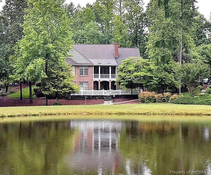 TRANQUIL POND AND GOLF SETTING