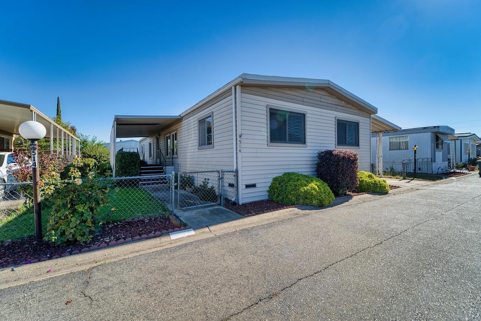 For Sale $125,000 • Co-Listing Agent