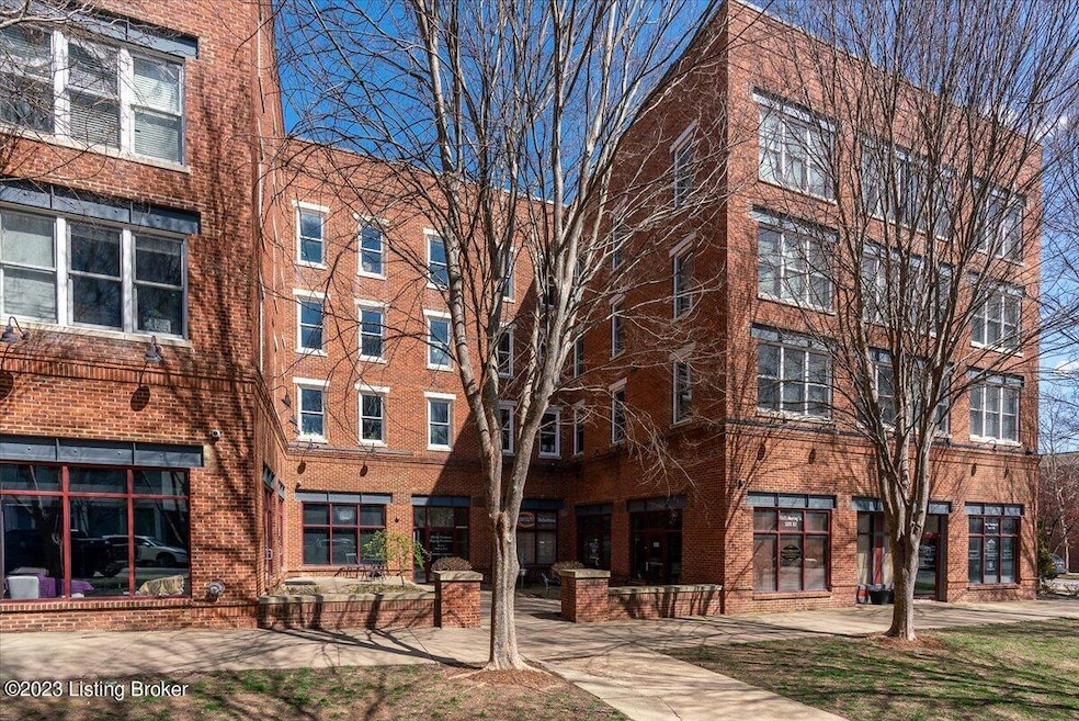 10605 Meeting St unit 403, Prospect, KY 40059 - photo 1