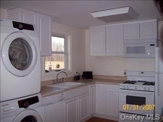 311 Lasher unit 1, Red Hook, NY 12571 - photo 1