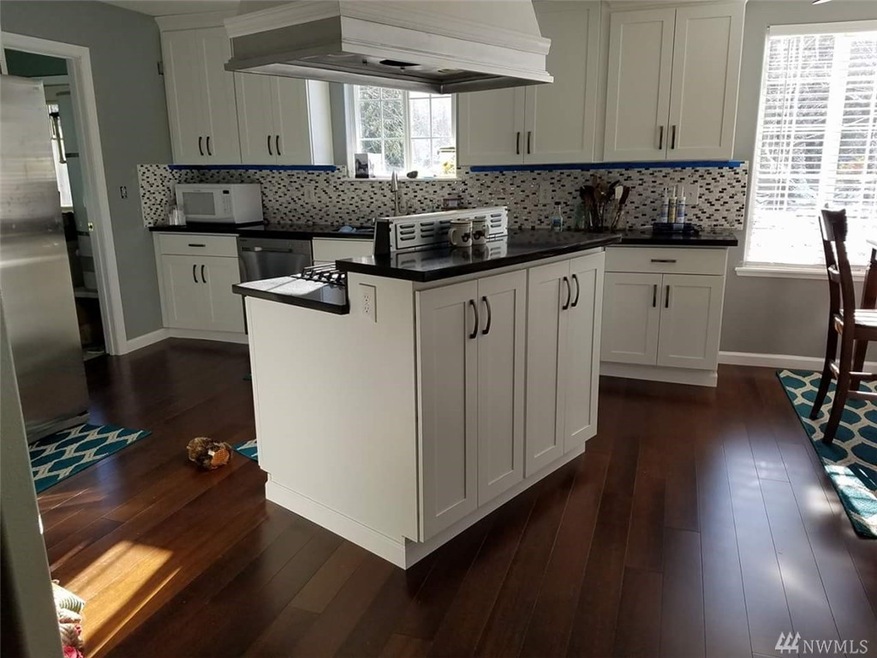 15607 Happy Ln SE unit D, Yelm, WA 98597 - photo 1