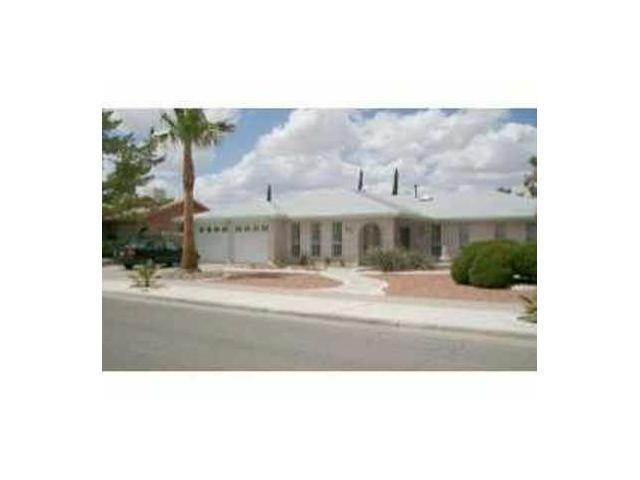 10705 Alta Loma Dr, El Paso, TX 79935 - photo 1