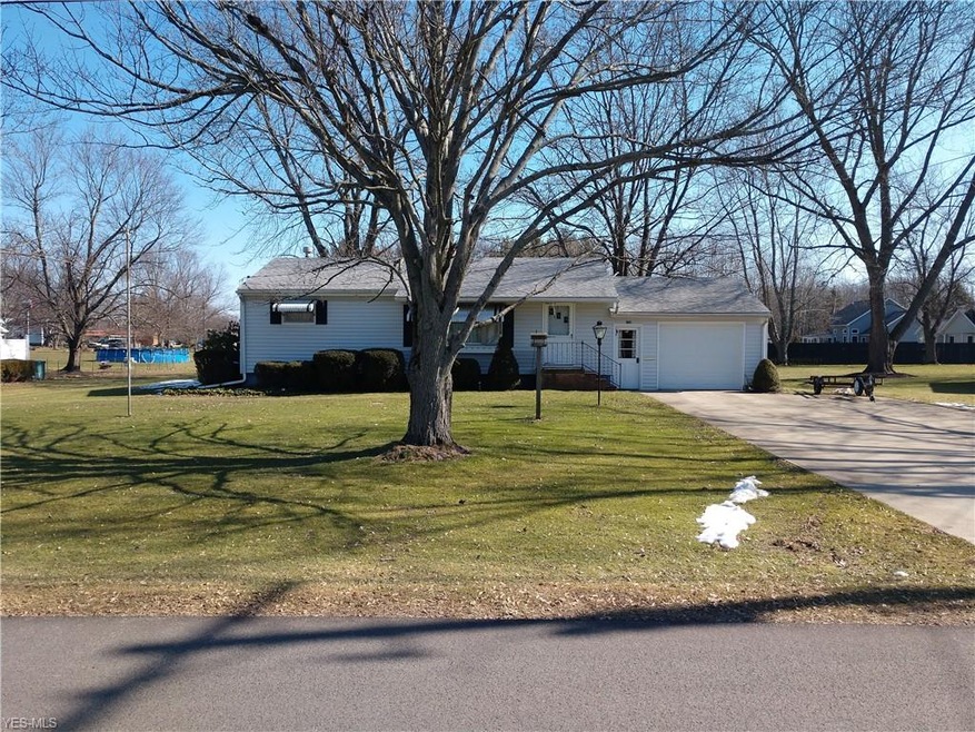 236 S Elm St, Jefferson, OH 44047 - photo 1