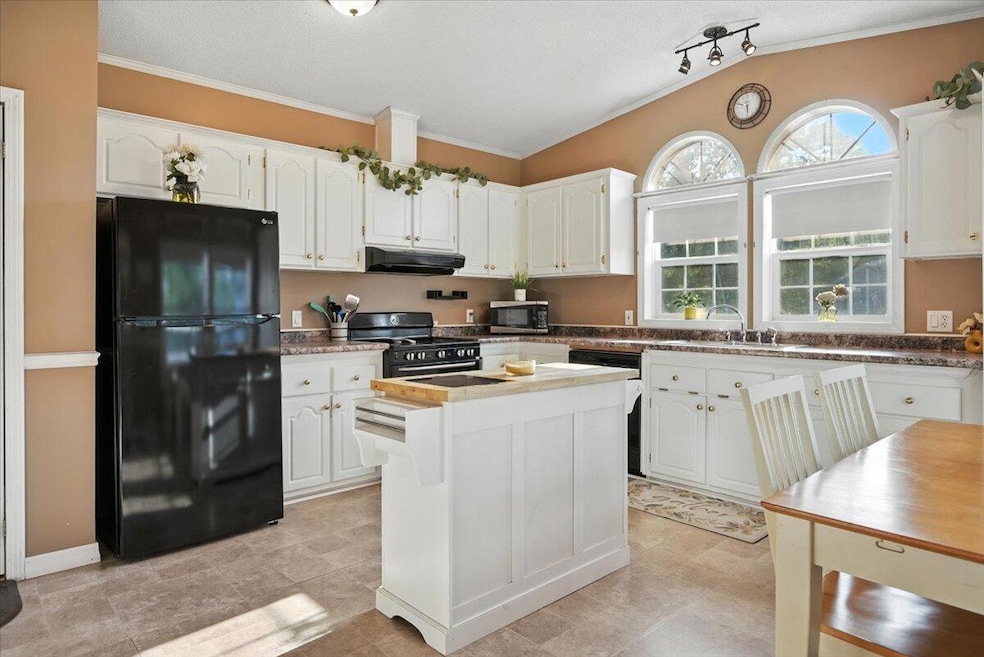 20 Arrowhead Dr, Lisbon, ME 04250 - photo 1